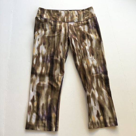 Nike Womens Legend 2.0 Tight Fit Printed Training Capri Pants Animal Size M Crop - Picture 1 of 6